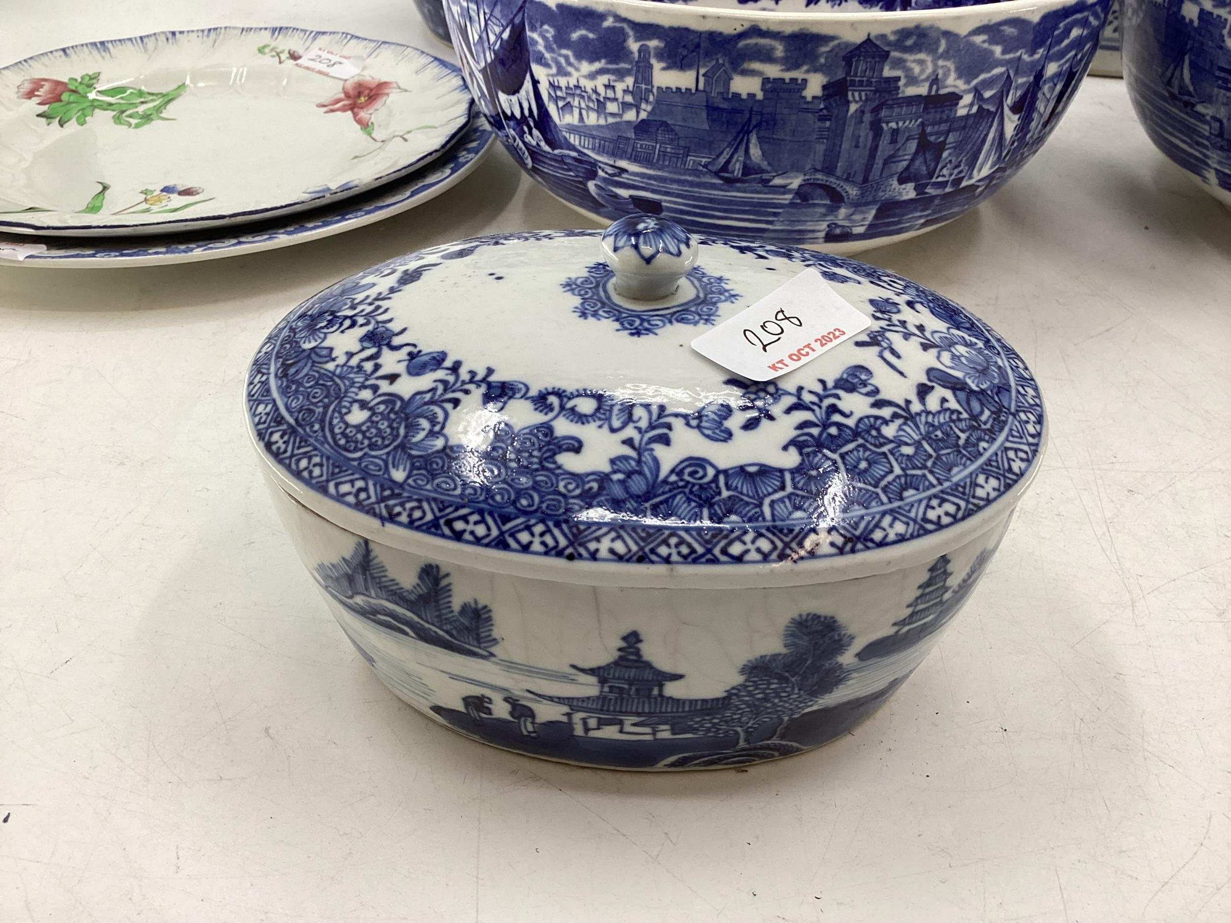 A quantity of blue and white decorative china, some with cracks, to include Wedgwood, Willow - Image 3 of 19