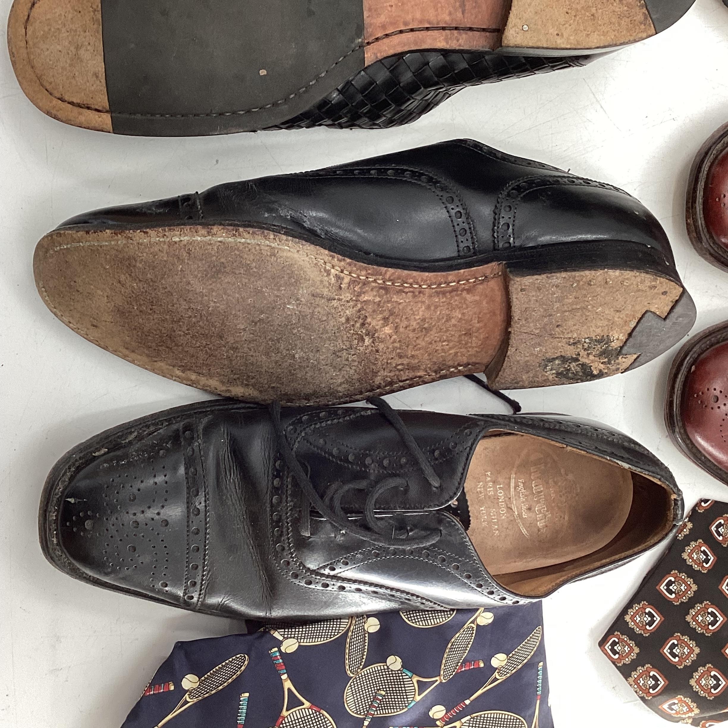 A quantity of Gents leather shoes, sizes 8, 9 , 11, and two ties - Image 4 of 7