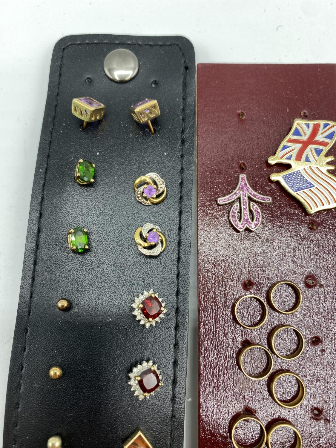 A collection of 9 ct gold and yellow metal gem set earring (approx 12 pairs) in a jewellery wallet - Image 5 of 7