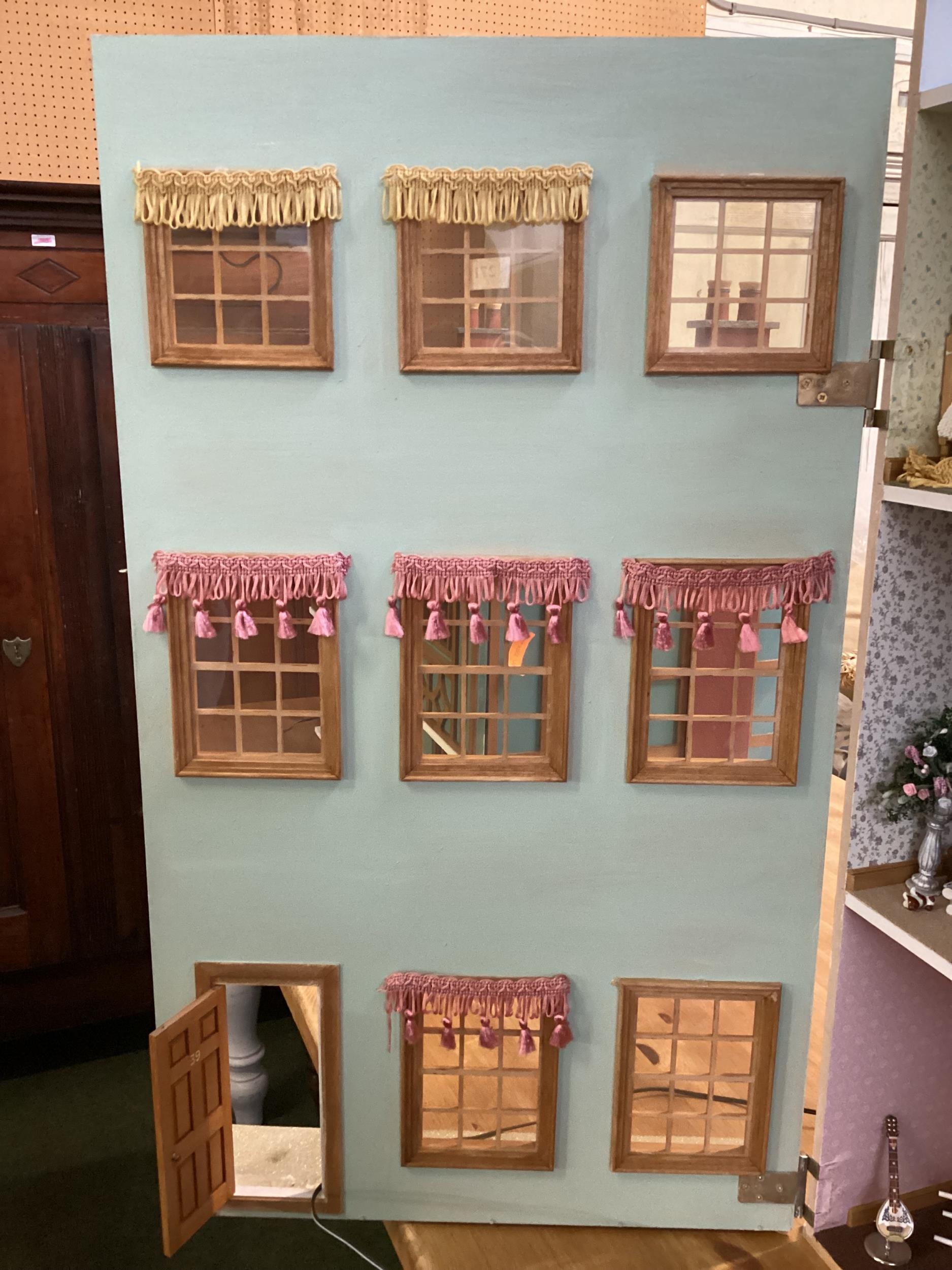 A vintage dolls house, fitted interior, some furniture, 85 x 42cm (missing roof) - Image 2 of 5