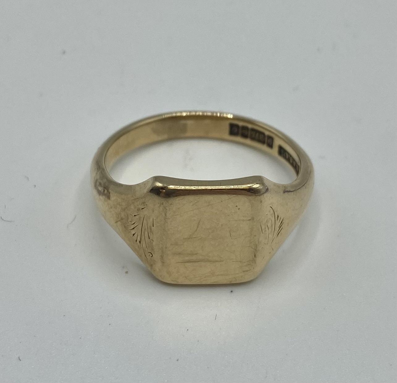 A 9ct gold gents signet ring with vacant cartouche 6.6g size U