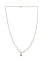 A 9ct gold box link necklace with unmarked yellow metal cultured pearl pendant 75 cm 5.7g