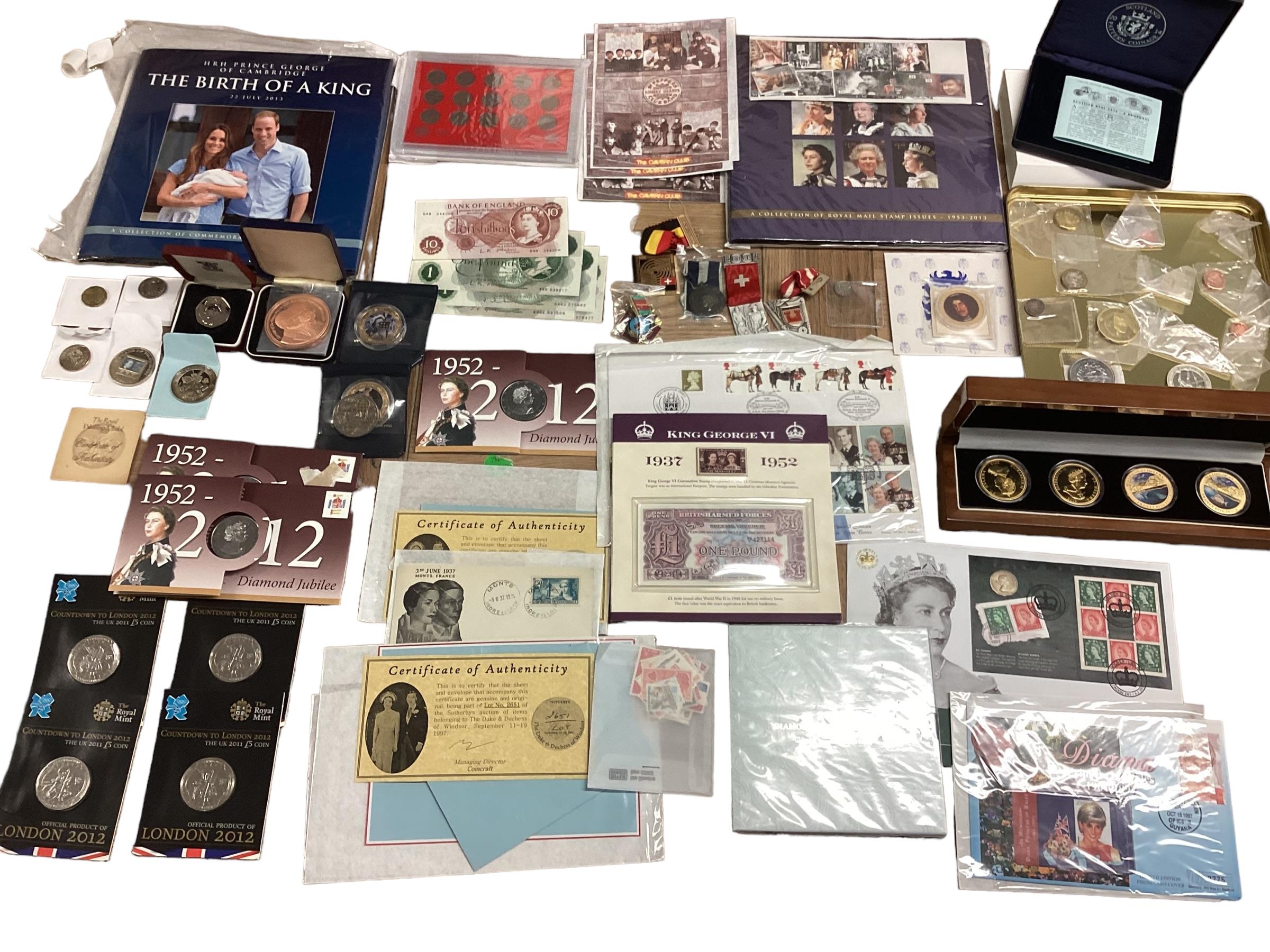 A collection of 20th century commemorative and collectible coins and stamps and bank notes - Image 21 of 21