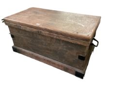 A GWR wooden chest, with large carrying handles, 95cm W