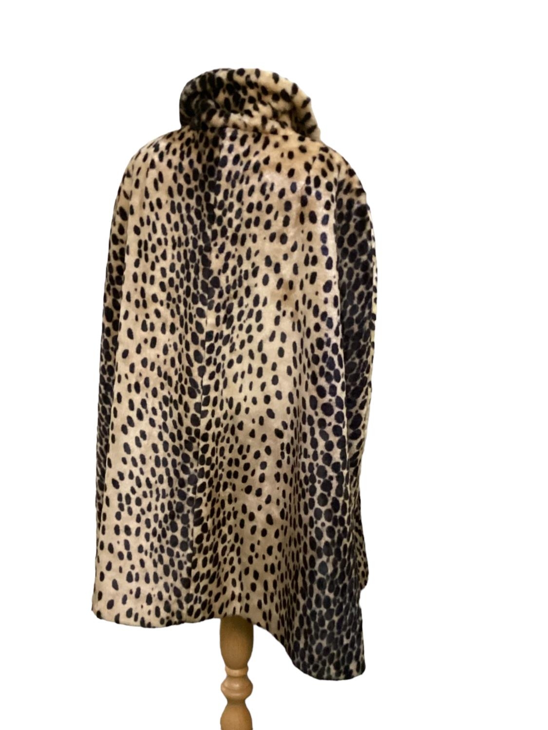 BIBA reversible camel wool and faux leopard print cape, good condition (buttons slightly loose) - Image 5 of 5