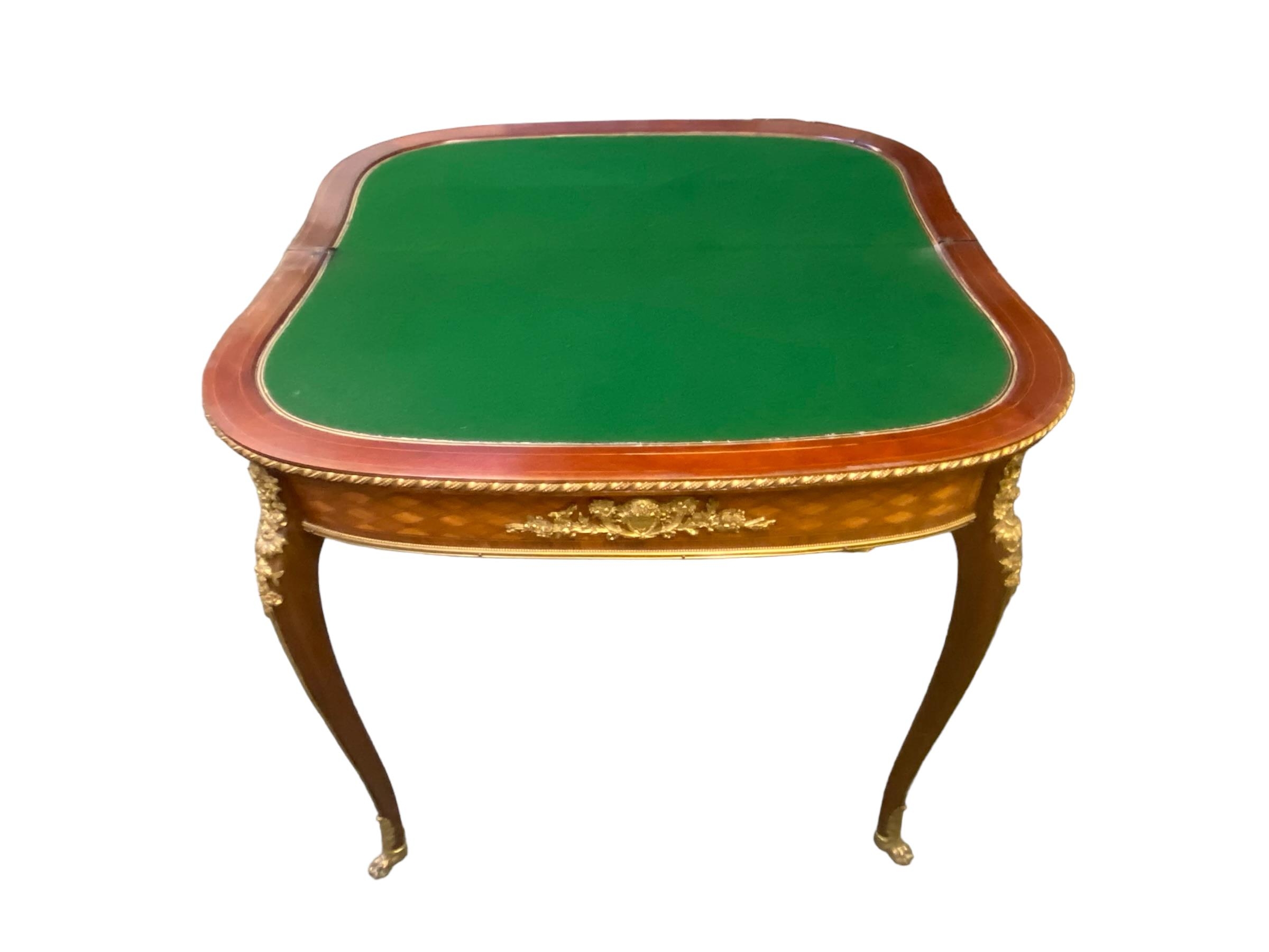 Louis XVI style kingwood ormulu mounted flip top card table, with single recessed drawer 84 cm W x - Image 3 of 3