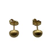 Two pairs of 18ct gold earrings. 3.87g.