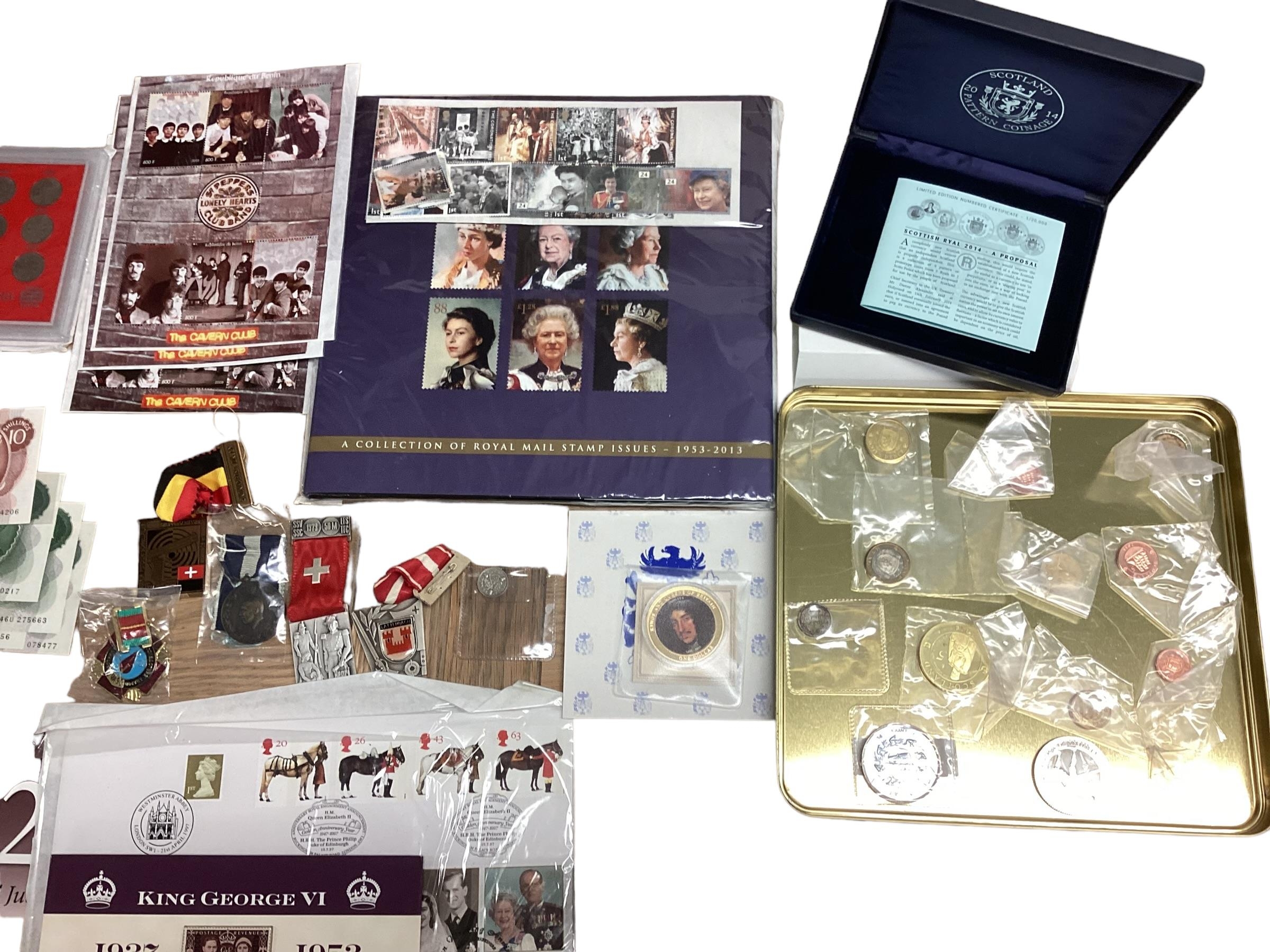 A collection of 20th century commemorative and collectible coins and stamps and bank notes - Image 3 of 21