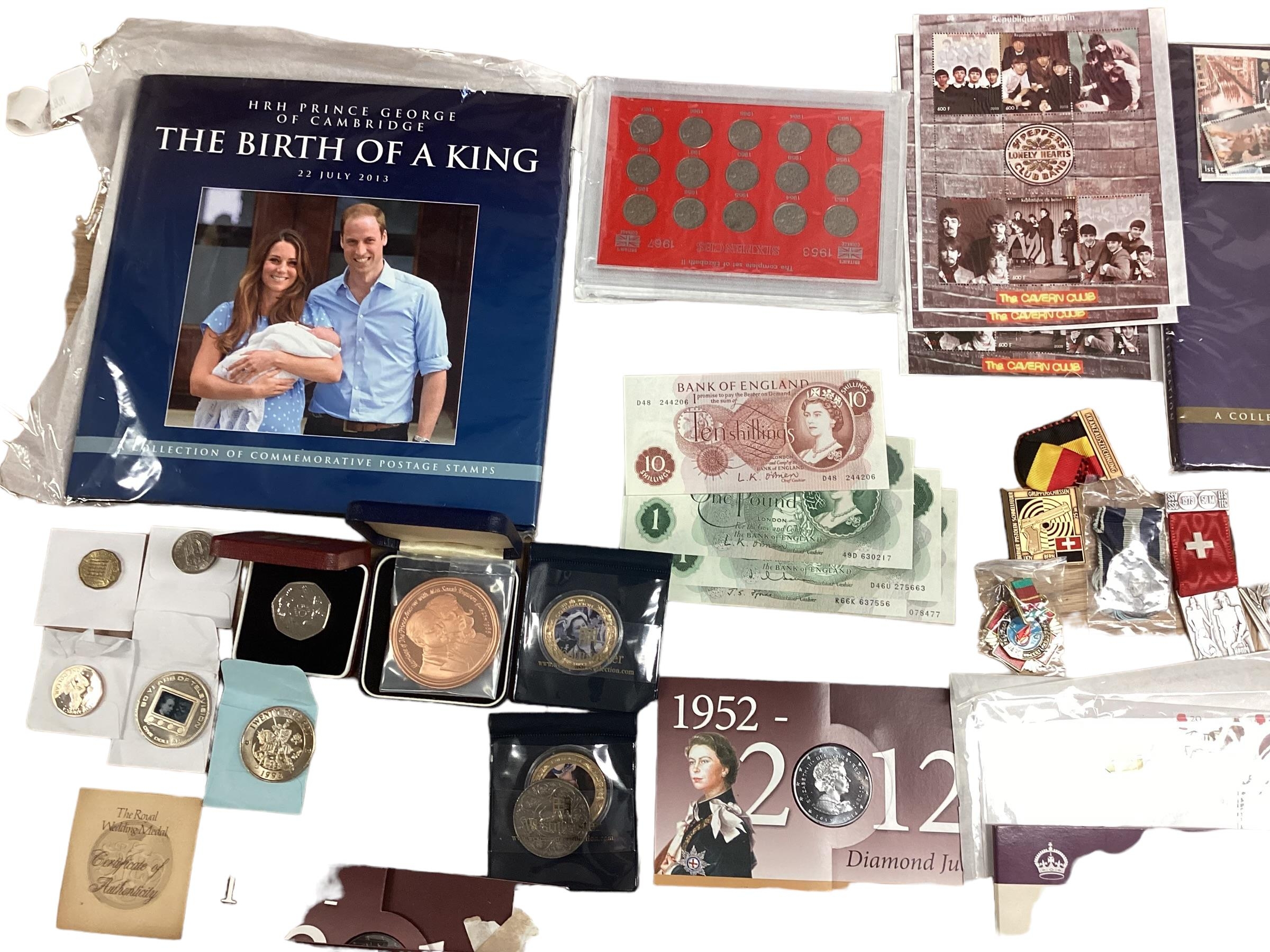 A collection of 20th century commemorative and collectible coins and stamps and bank notes - Image 10 of 21