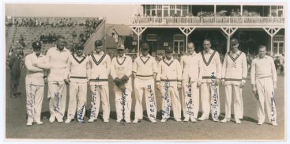 Yorkshire v M.C.C. Scarborough 1934. Original mono photograph of the M.C.C. team lined up at