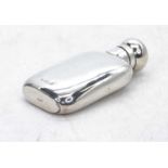 An Edward VII silver hip flask, Chester 1901, 2.7oz, h.11cm