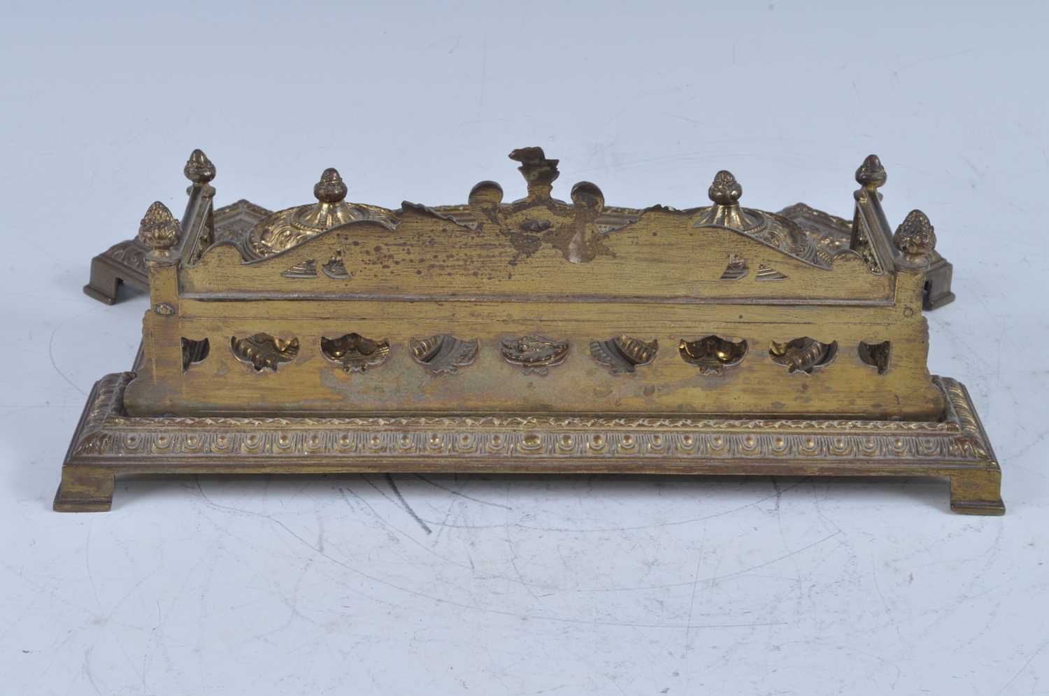 A late 19th century French gilt bronze encrier, the raised and pierced three-quarter gallery with - Bild 4 aus 8
