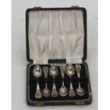 A set of six George V silver teaspoons, Sheffield 1911, cased