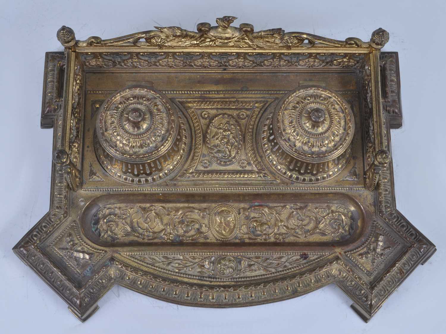 A late 19th century French gilt bronze encrier, the raised and pierced three-quarter gallery with - Bild 2 aus 8