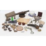 Miscellaneous items to include a porcelain tea bowl (probably Worcester), costume jewellery, stone