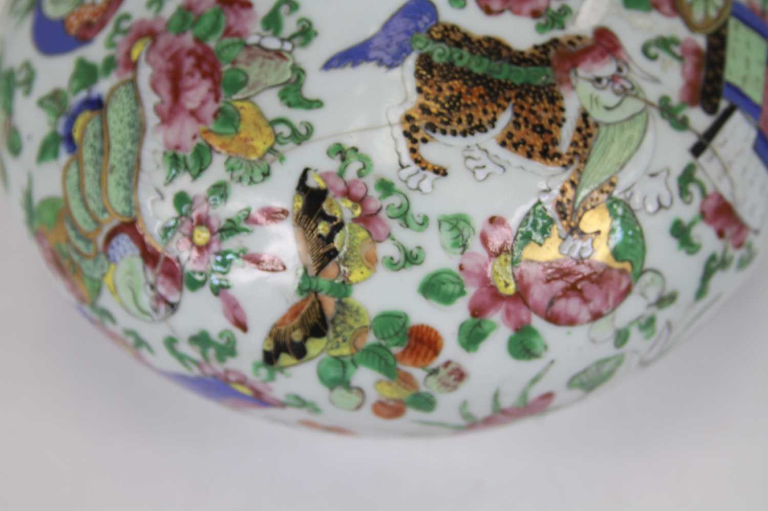 A 19th century Chinese Canton porcelain bottle vase and cover, enamel decorated with dragons and - Image 12 of 12