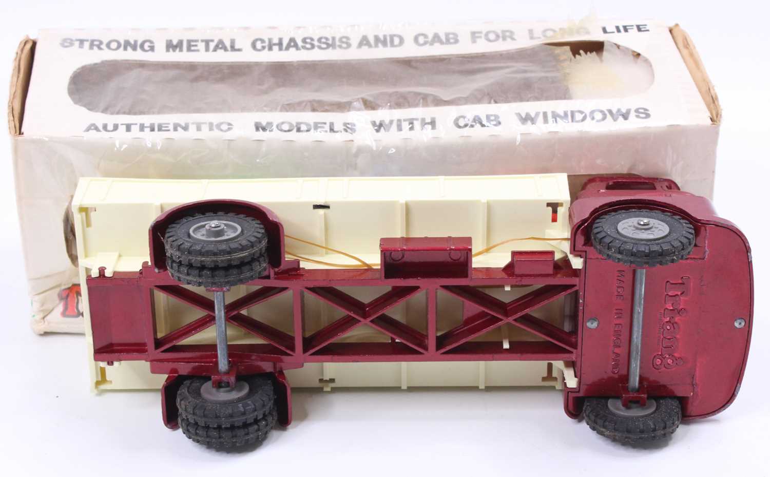 Triang Toys, Jumbo Lorries, Morris Wagon with 5 barrel load, comprising metallic red cab and chassis - Image 3 of 3