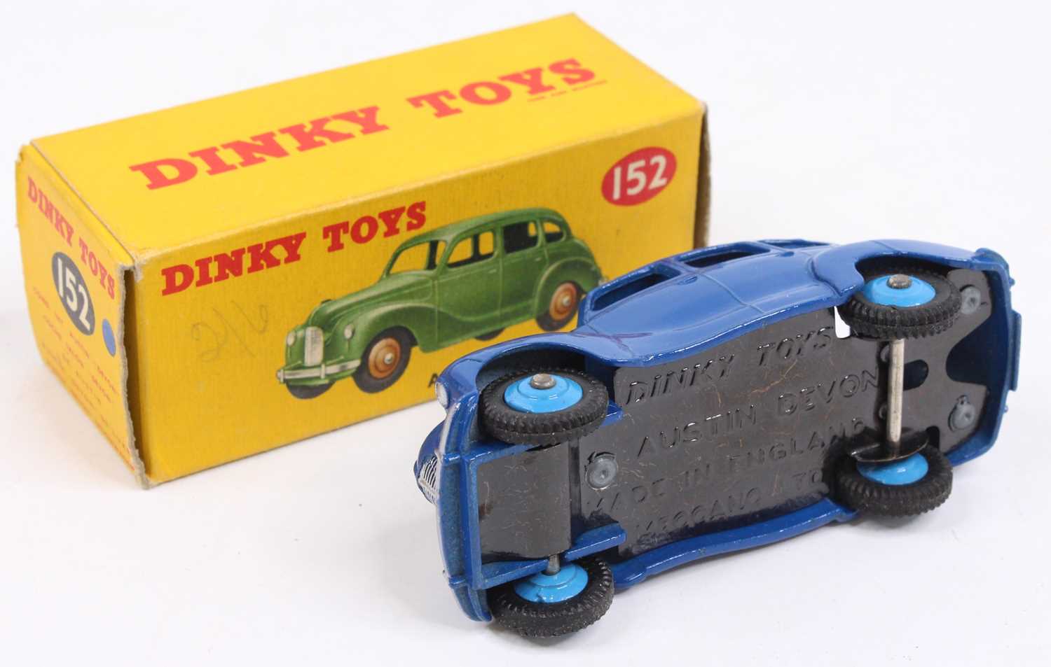 Dinky Toys No. 152 Austin Devon Saloon, with a dark blue body, light blue ridged hubs, tinplate - Image 3 of 3