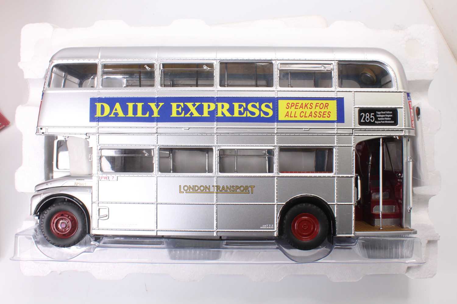 A Sunstar 1/24 scale limited edition model of a Daily Express Routemaster RM664 The Silver Lady - Image 2 of 2