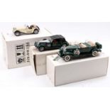 A collection of Franklin Mint 1/24 scale boxed diecast vehicles to include a 1932 Cadillac V-6