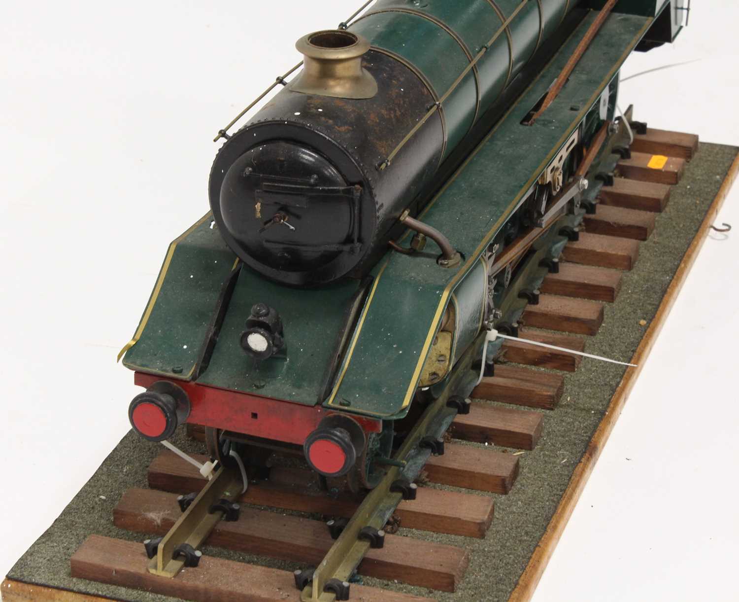 3.5 inch gauge de-commissioned live steam model of a 4-6-0 locomotive, finished in green and - Image 3 of 6