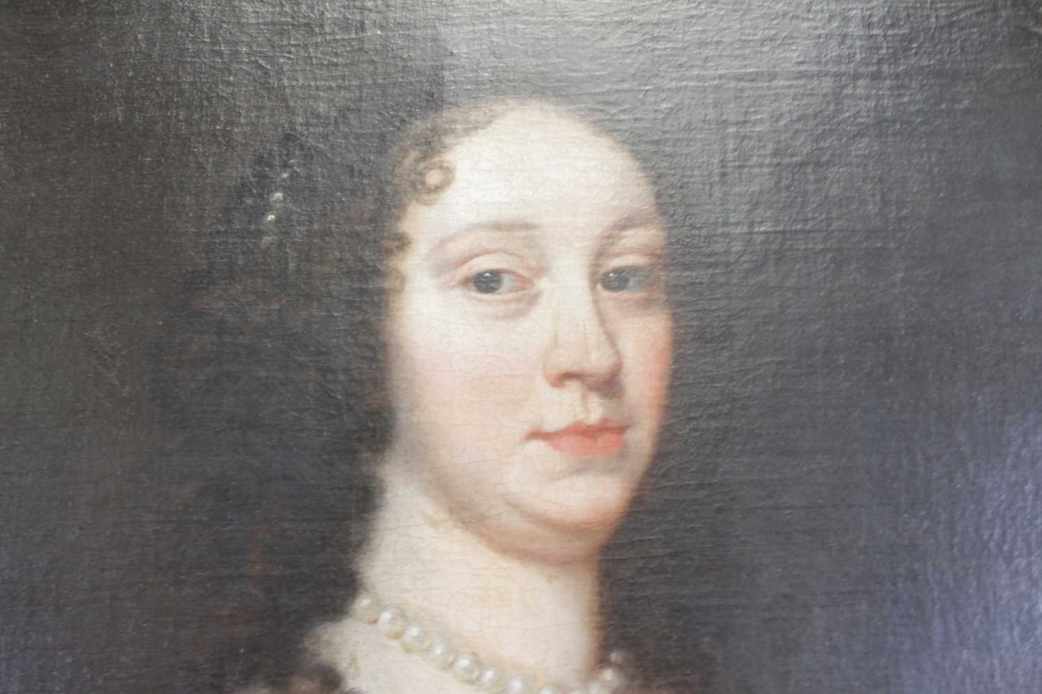 18th century English school - half-length portrait of a woman wearing a silk dress and pearl choker, - Image 3 of 10