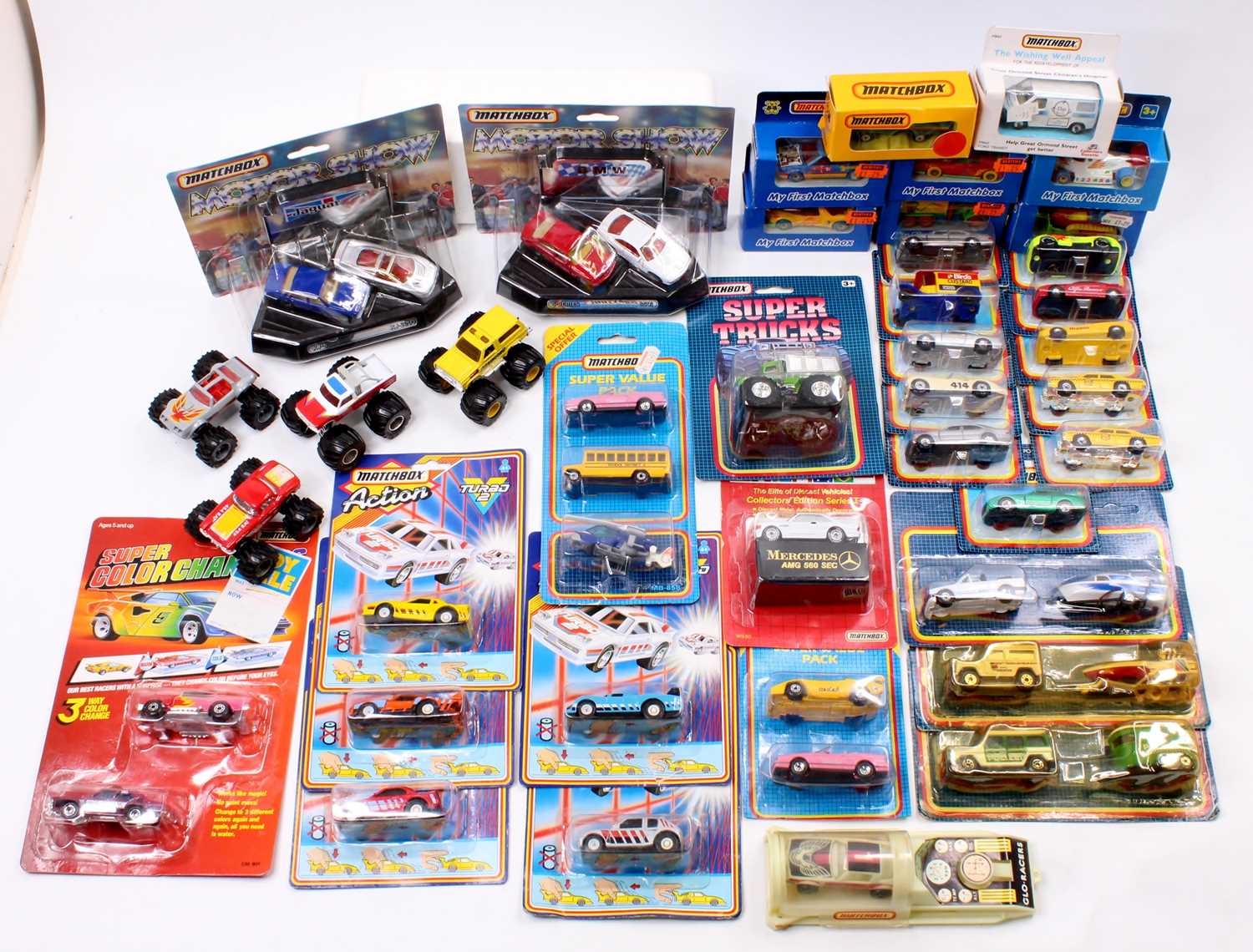 A tray containing a collection of Matchbox Superfast modern issue diecasts, with examples