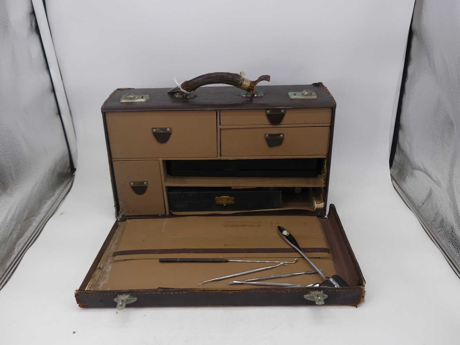 A collection of assorted medical equipment, to include doctor's leather case, the hinged lid - Image 3 of 3