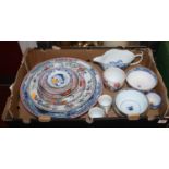 A collection of 18th century and later Chinese porcelain, to include a blue and white sauceboat,