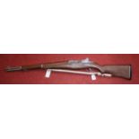 A US M/1 Garand replica parade/drill rifle, length 110cm