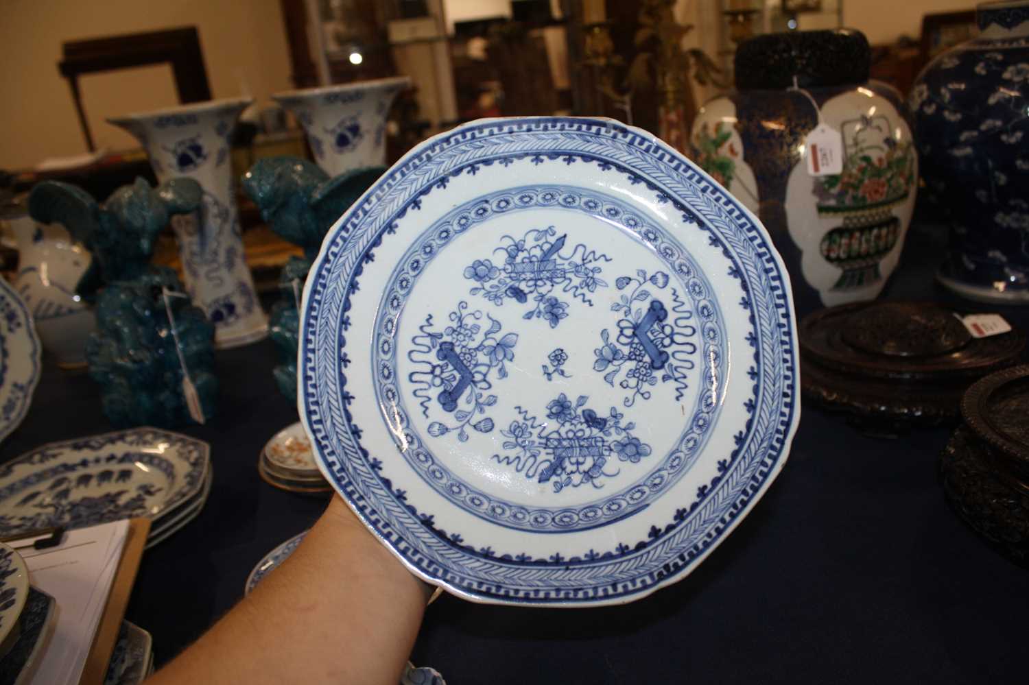 A collection of 18th century Chinese export porcelain plates and dishes, to include enamel decorated - Image 5 of 23