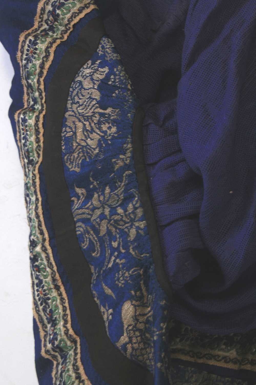 A late 19th / early 20th century Chinese long summer gauze robe, in deep blue open weave patterned - Image 9 of 12