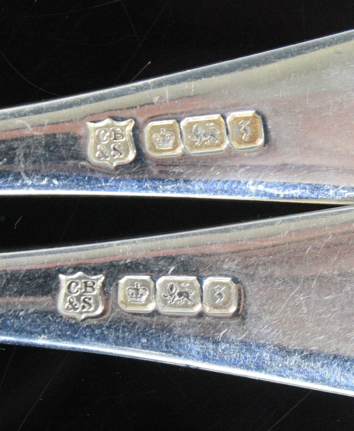 A collection of harlequin silver spoons, comprising a set of six Fiddle pattern dessert spoons, - Image 5 of 8