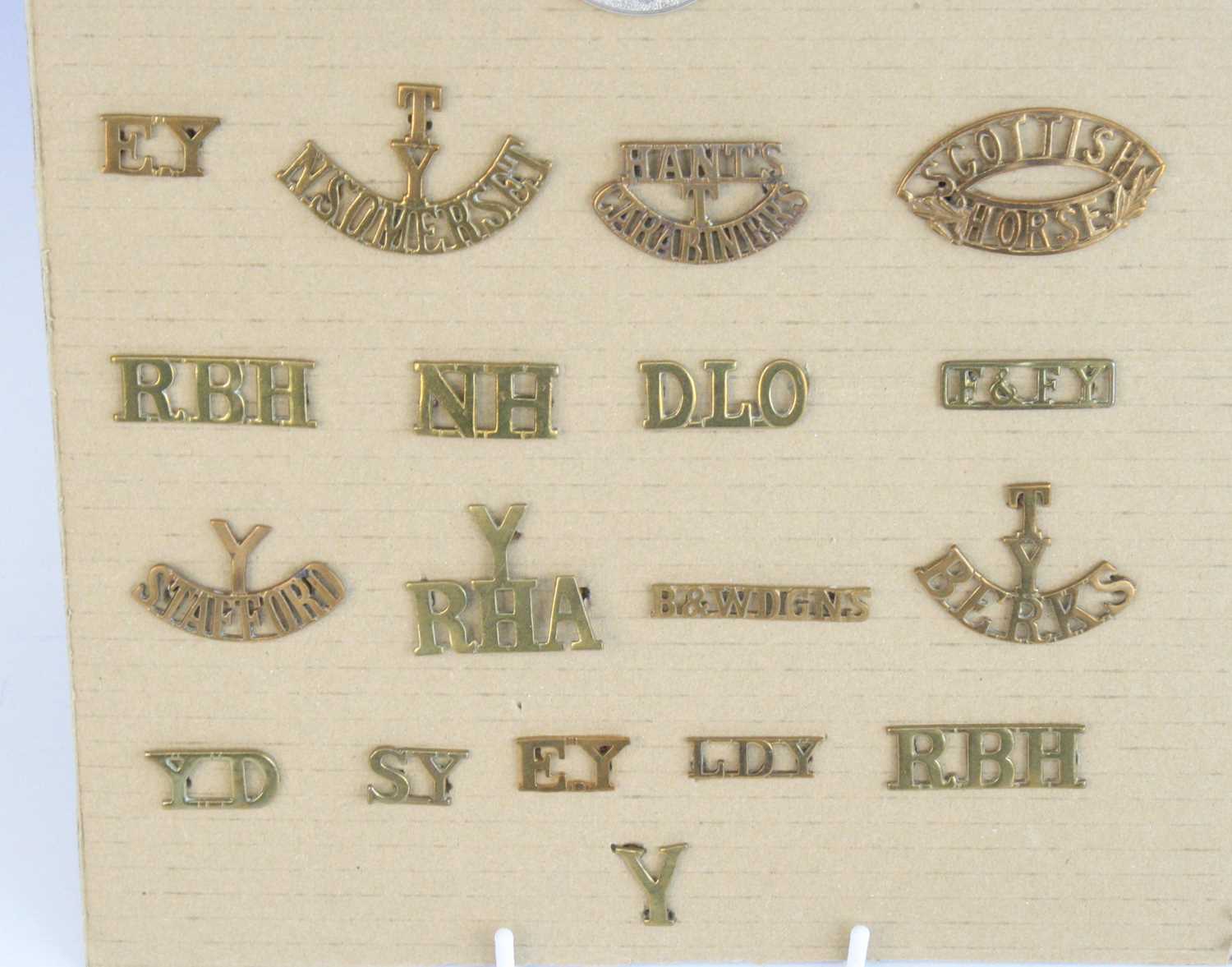 A collection of Yeomanry and other Regimental cap badges and shoulder titles, to include Ayrshire - Image 2 of 7