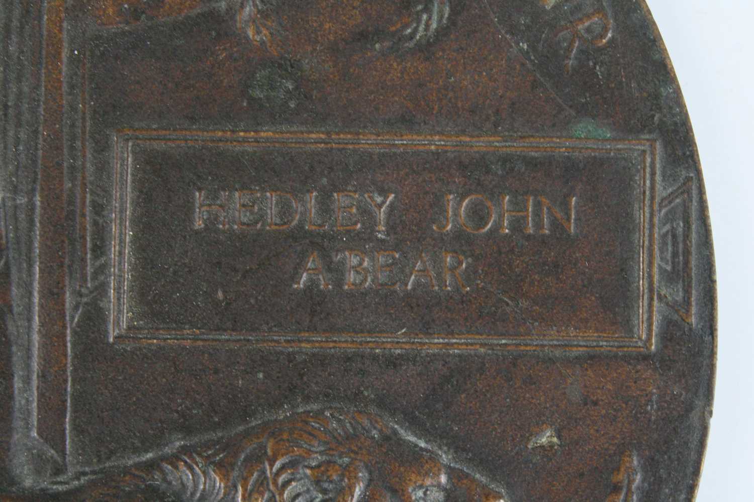 A WW I bronze memorial plaque, naming Hedley John A'Bear. Captain A'Bear Queen's (Royal West - Image 2 of 2