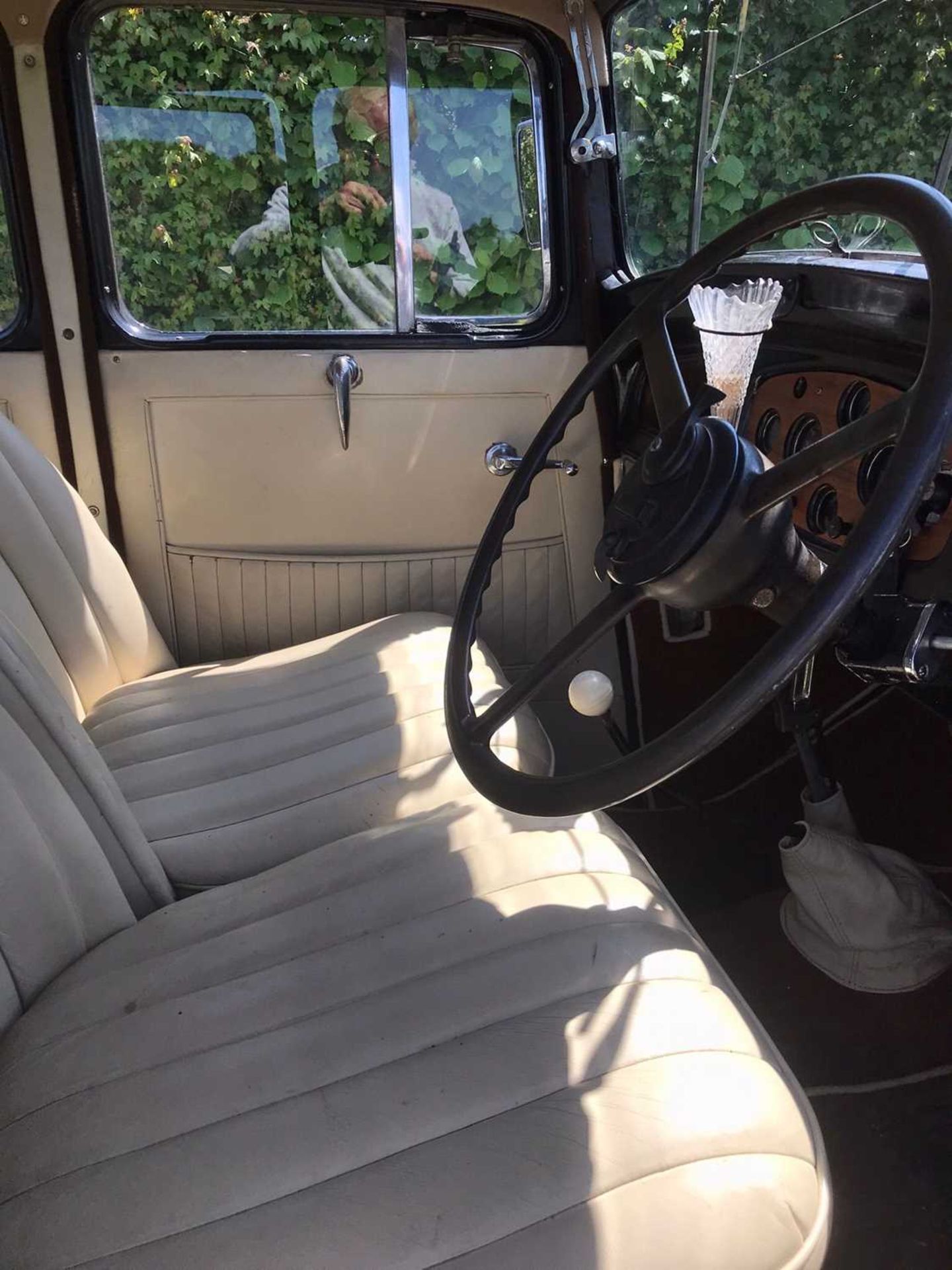 A 1935 Hillman Minx Saloon, Reg No. JN 5414 Chassis No. 42946 Engine No. 43176 This Black/Cream - Image 3 of 8