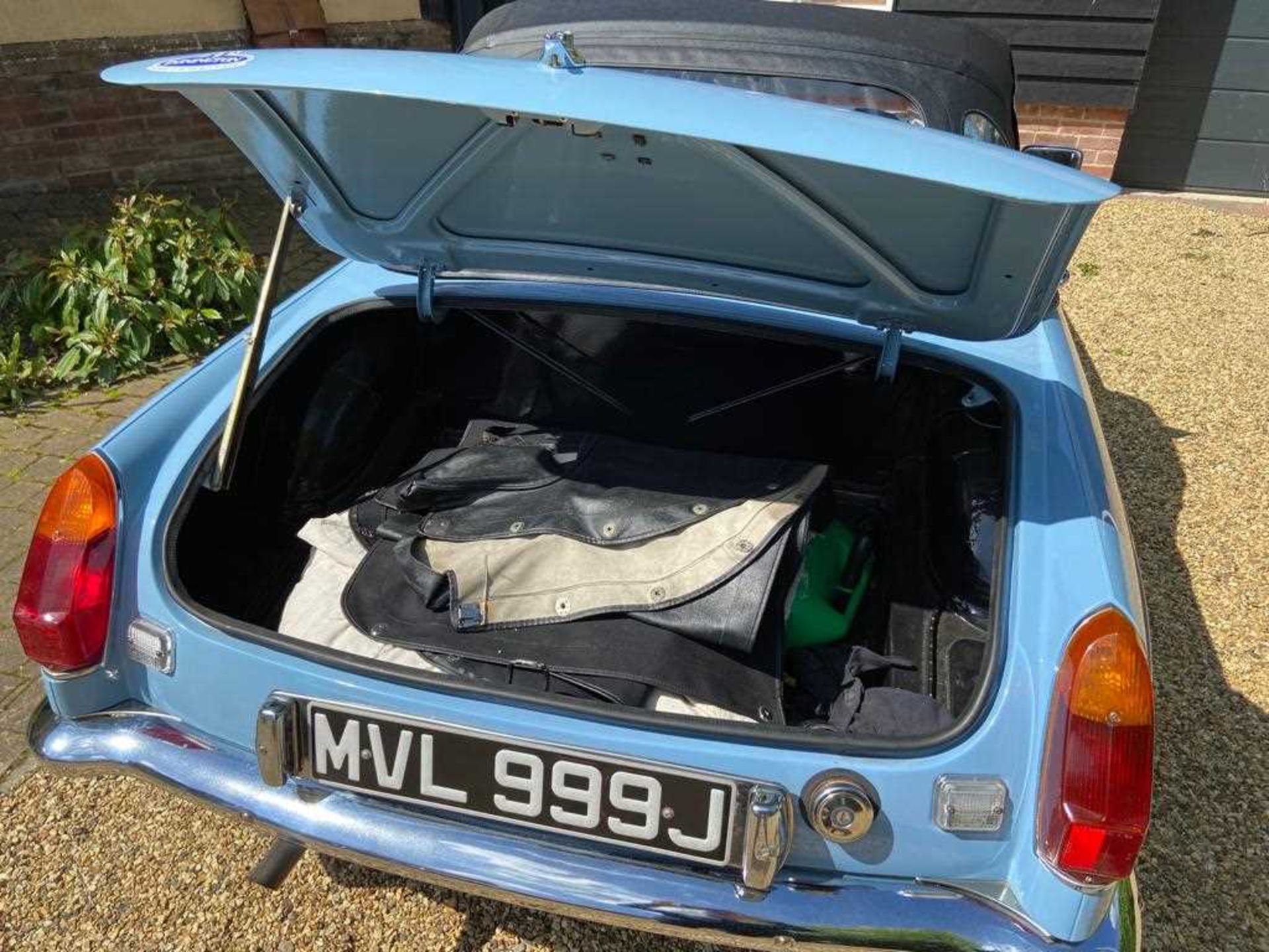 A 1971 MGB Roadster 1798cc Registration MVL 999J Chassis No. GHNS238488G Engine No. RS64827 Odometer - Image 13 of 20