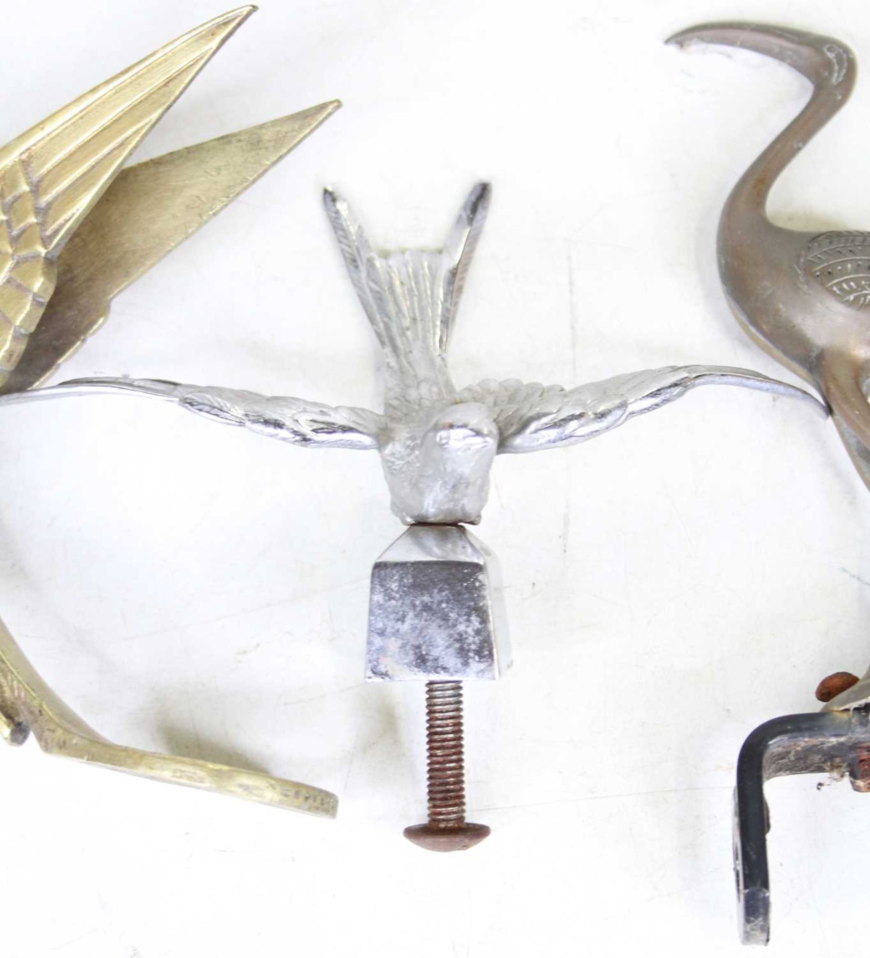 Assorted mascots, to include chrome eagle, brass winged female nude, brass bird of prey etc (6) - Image 4 of 12