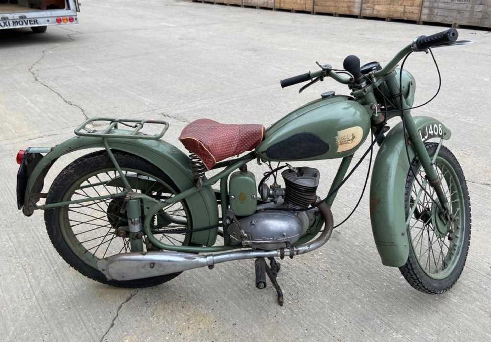 A 1951 BSA 125cc motorcycle Registration No. LLJ 408 in green Chassis No. YD1S-63093 Engine No. - Bild 3 aus 14