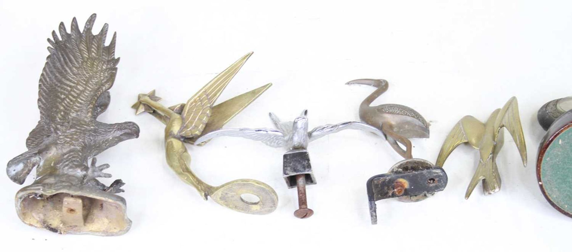 Assorted mascots, to include chrome eagle, brass winged female nude, brass bird of prey etc (6) - Image 7 of 12