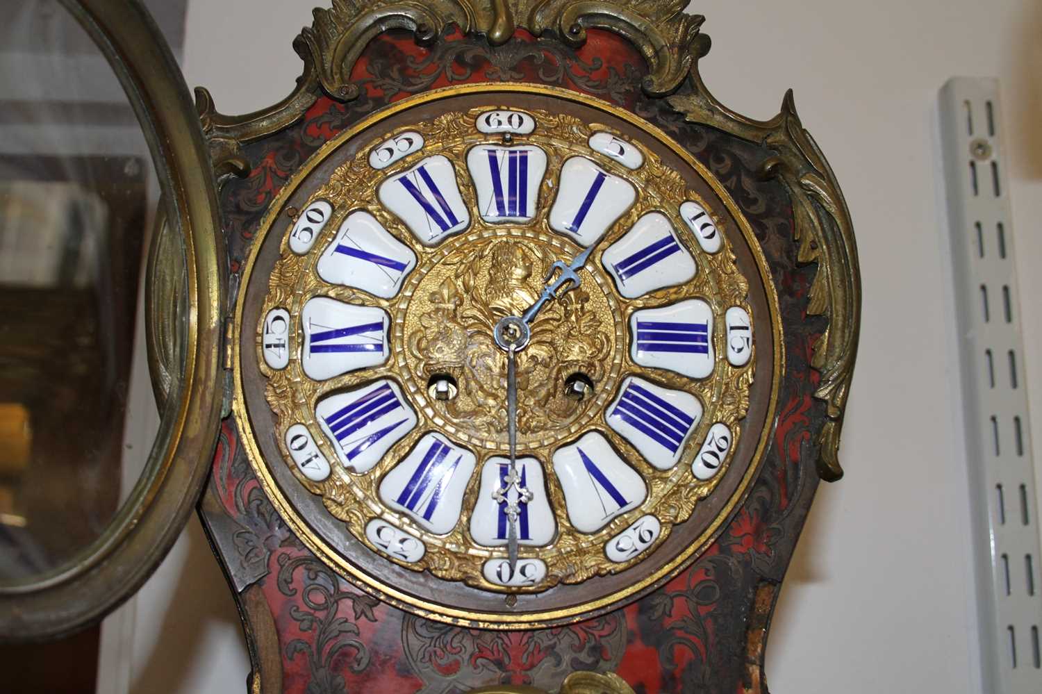 A 19th century French red tortoiseshell and boulle inlaid 8-day mantel clock, having enamelled Roman - Image 10 of 10