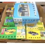 A quantity of boxed Vanguards 1/43 scale diecasts to include a Daimler Sovereign, a Rover 3500 V8