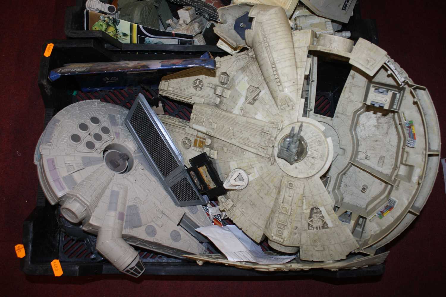 Two trays containing a quantity of mixed vintage Star Wars action figures and vehicles to include - Image 3 of 3