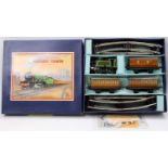 1947-54 Hornby 0-gauge clockwork No.101 LNER passenger set comprising LNER 0-4-0 green tank loco