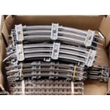 0-gauge track, all 3-rail electric: 10 x K-Line straights with plastic sleepers; 3 x 3’ K-Line