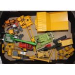 One tray containing a quantity of various mixed scale earth moving and construction diecast and