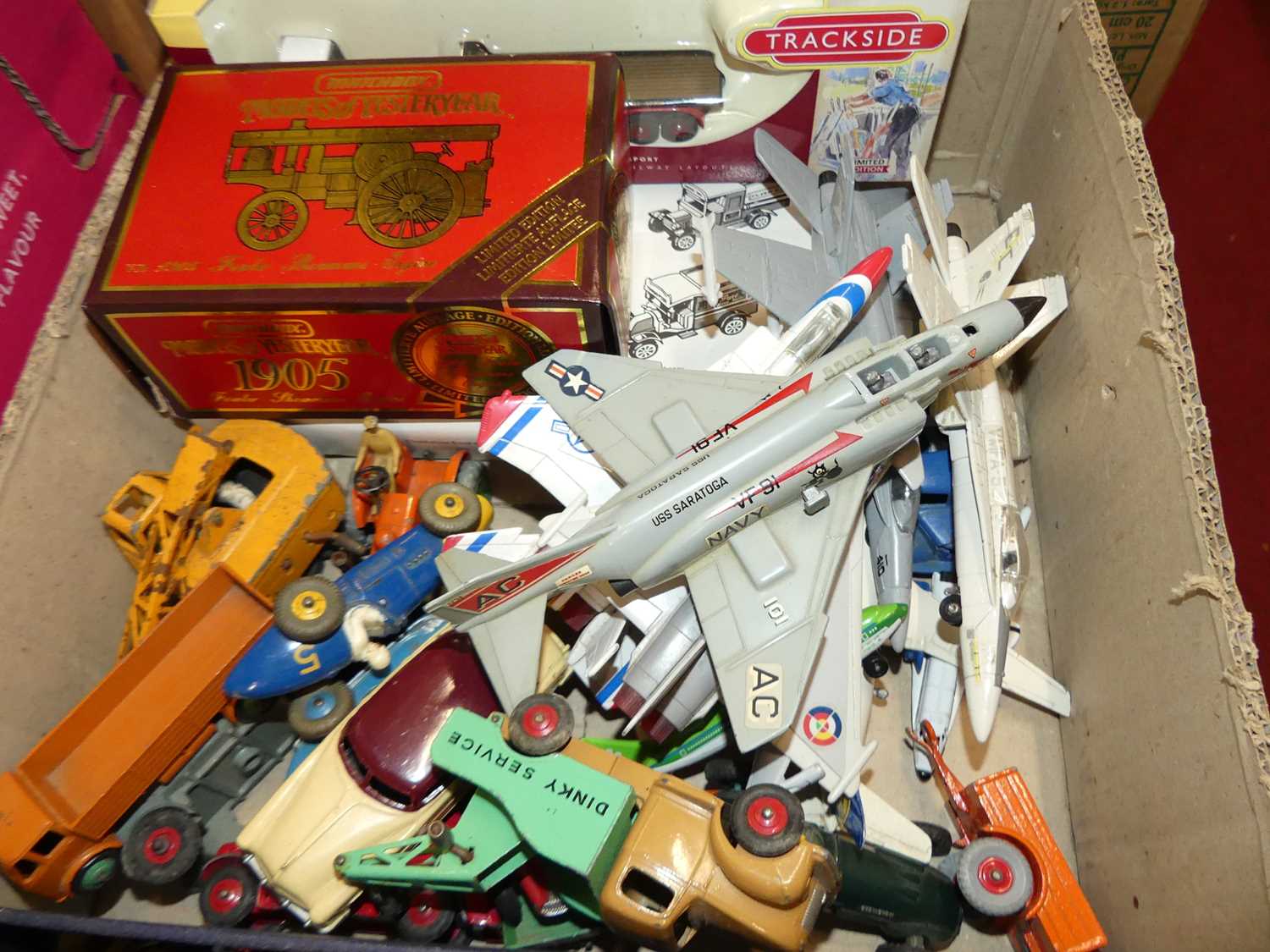 A tray containing a large quantity of mixed boxed and loose diecast, to include Dinky Toys, Corgi - Image 3 of 3