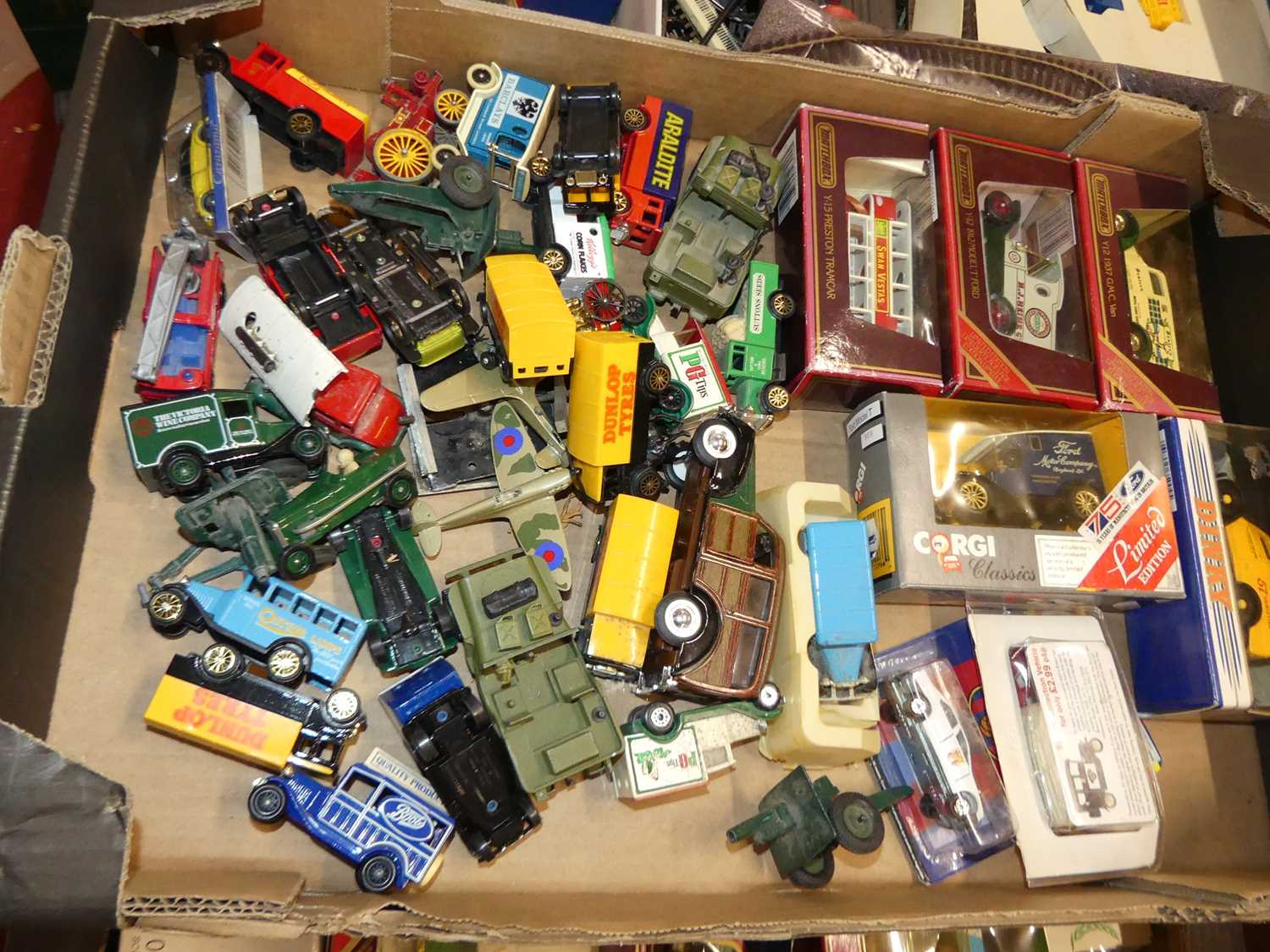 Two boxes of mixed diecast to include Matchbox Models of Yesteryear, Dinky by Matchbox, and others - Image 3 of 3