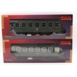2x Piko G scale 45mm DB green second-class coaches. This model can either be a four or six-wheeled