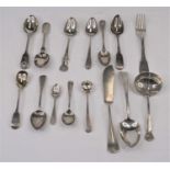 A collection of loose silver flatware, to include tablespoon and butter knife, gross weight 10.5ozt